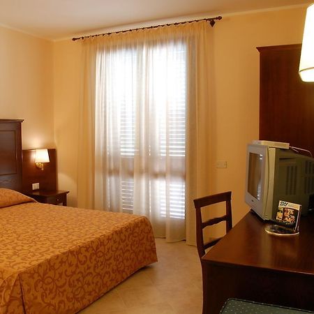 Hotel Villa Mokarta Salemi Kamer foto