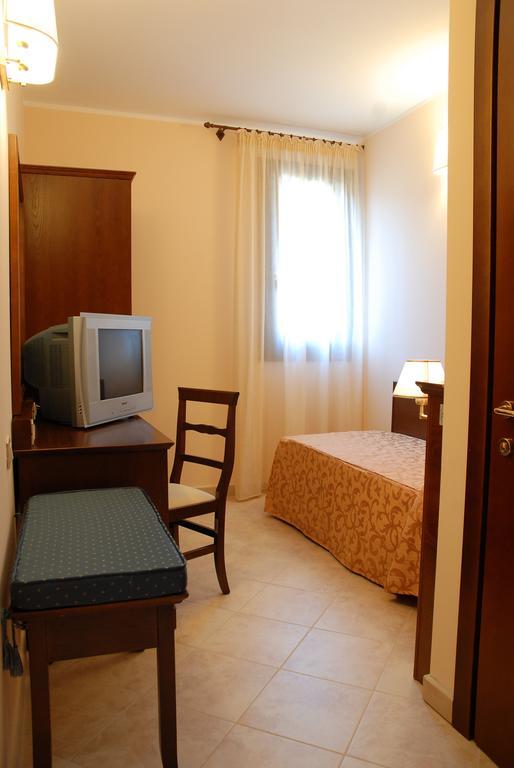 Hotel Villa Mokarta Salemi Kamer foto
