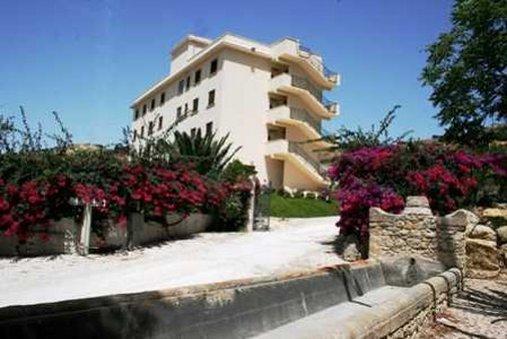 Hotel Villa Mokarta Salemi Buitenkant foto