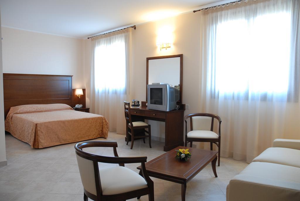 Hotel Villa Mokarta Salemi Buitenkant foto
